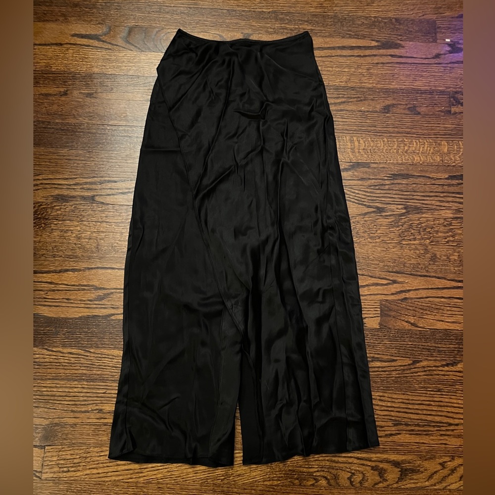 Zara - Black Small Midi Skirt with a Slit